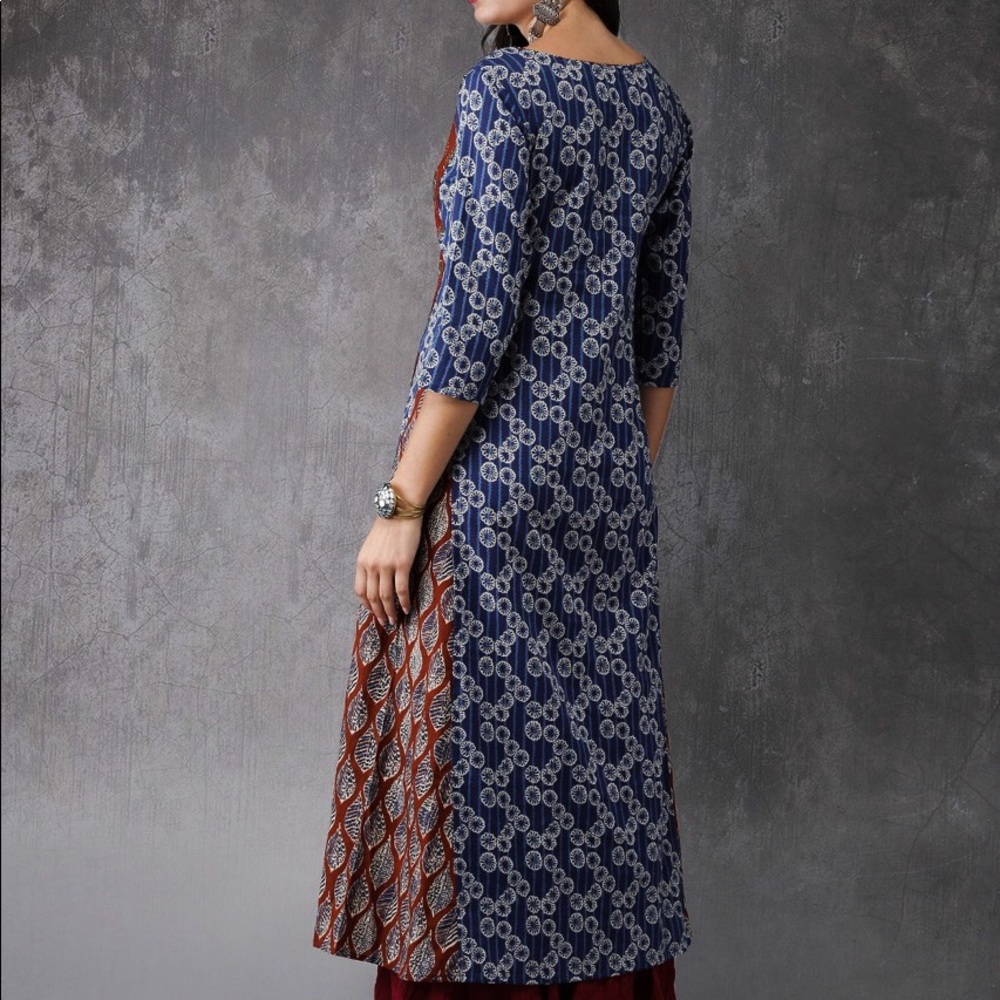 Beautiful maroon and blue printed layered kurta. - Picture 5 of 5